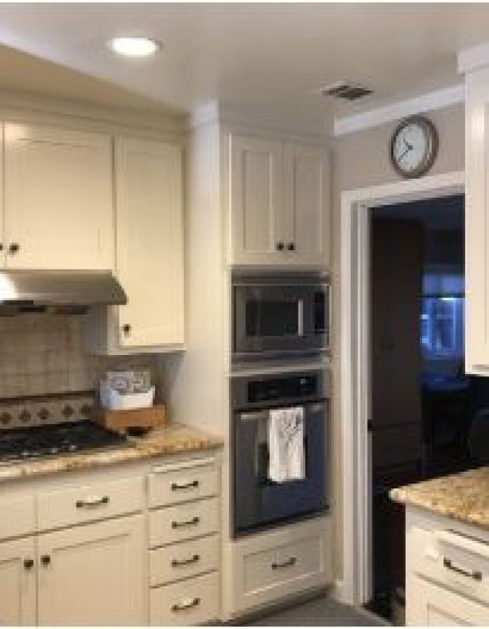 White Kitchen Cabinets