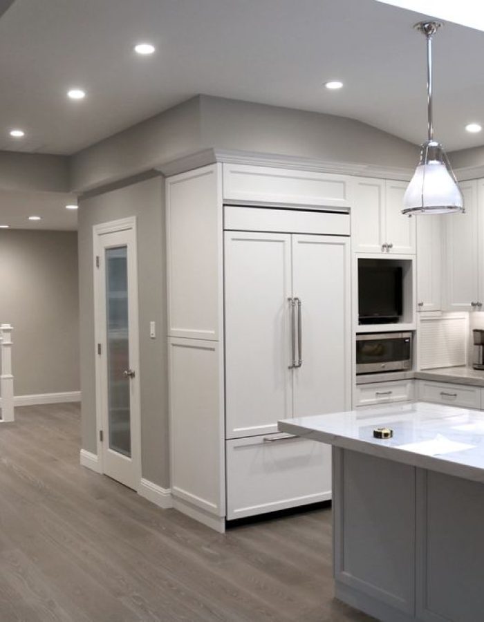 White Kitchen Cabinets