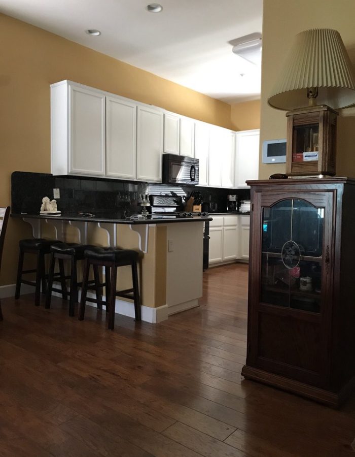 Kitchen Walls and Cabinets